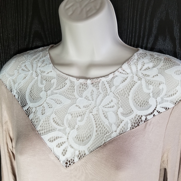 Cream tunic dress lace long sleeves available in Small and Medium - Picture 8 of 12